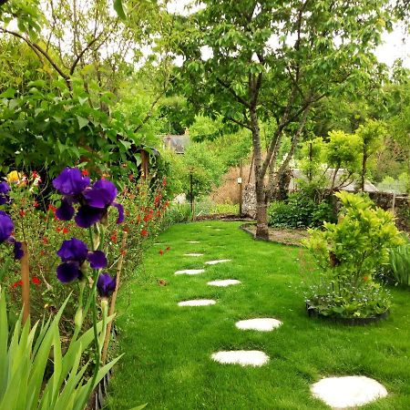Le Petit Jardin Yoyo Monts Exterior foto