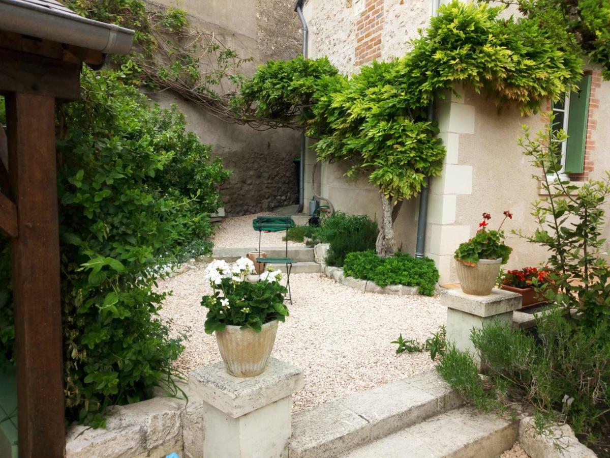 Le Petit Jardin Yoyo Monts Exterior foto