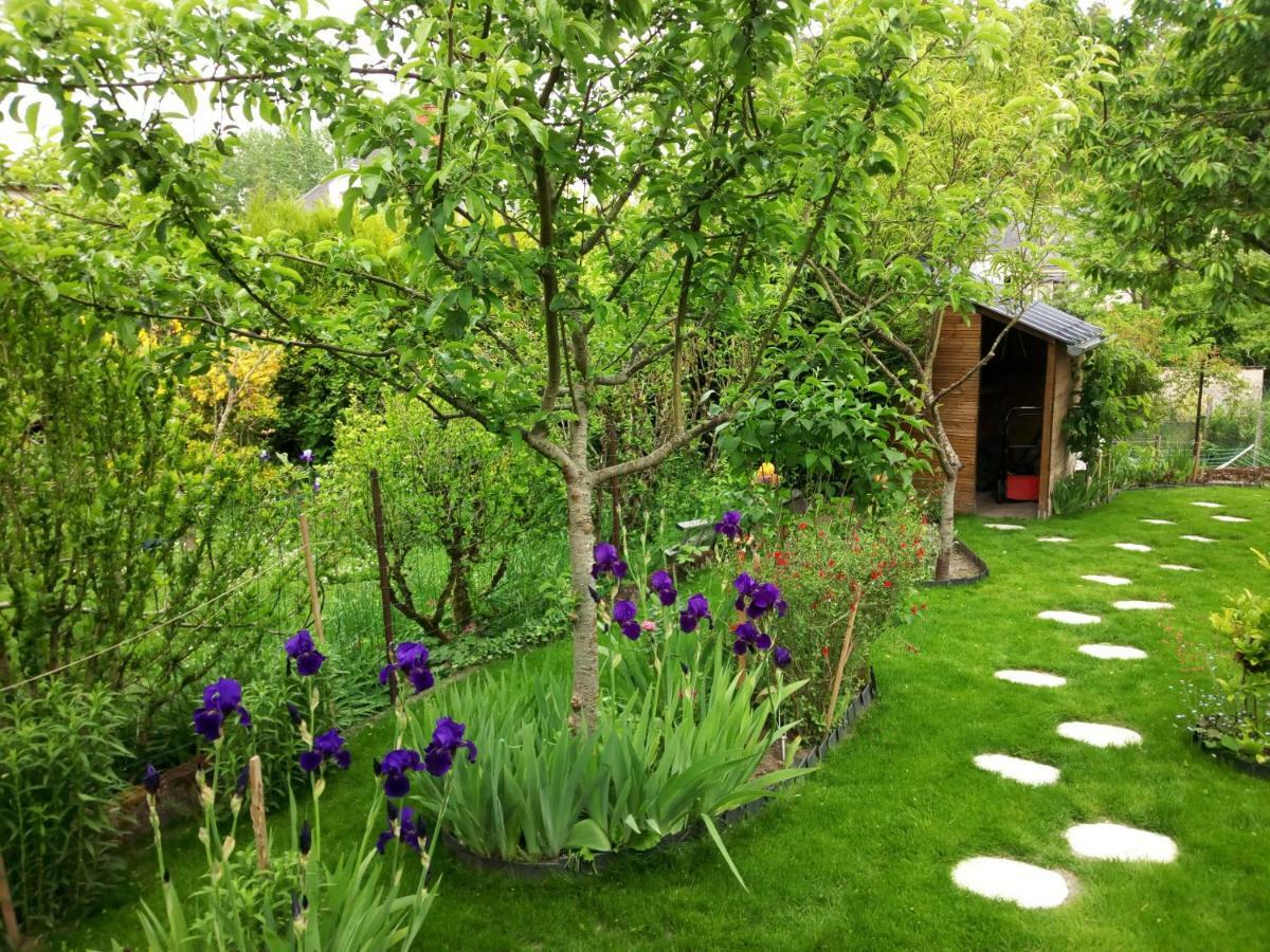 Le Petit Jardin Yoyo Monts Exterior foto