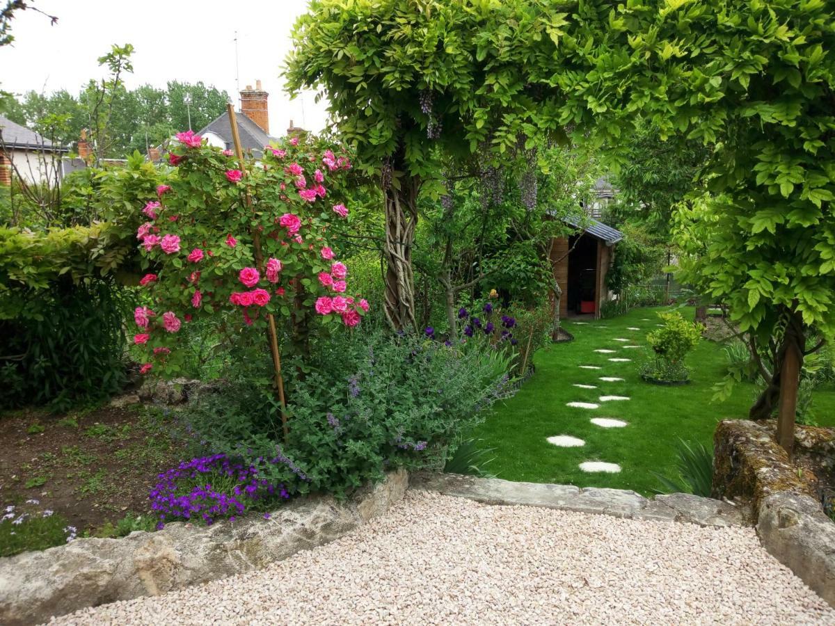 Le Petit Jardin Yoyo Monts Exterior foto